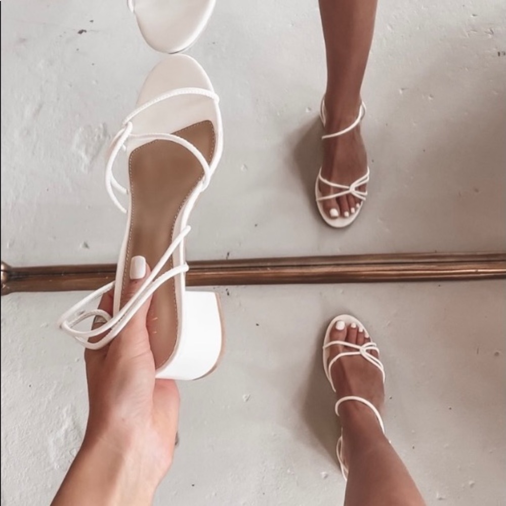 Amazing lace boutique heels